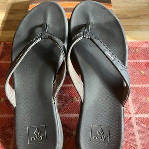 Reef Black Fiip Flops, leather strap, Size 10, nearly new condition